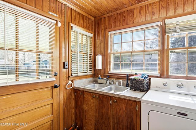 118 E Wyche Street, Whiteville, NC 28472