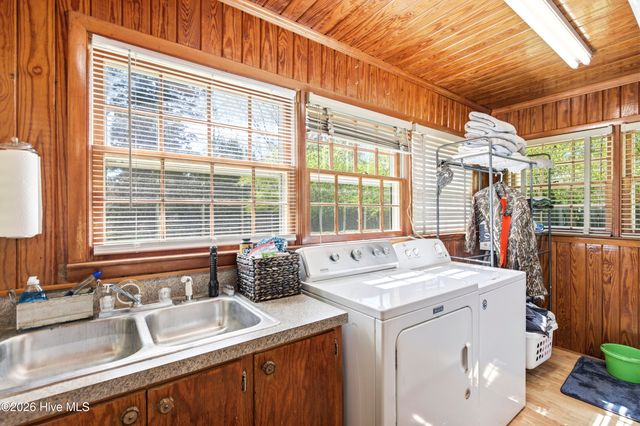 118 E Wyche Street, Whiteville, NC 28472