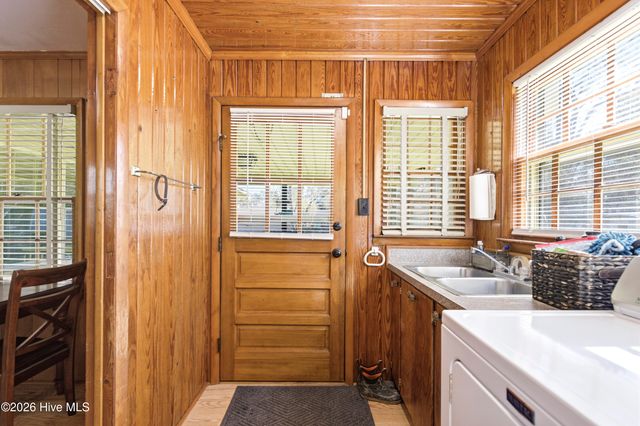 118 E Wyche Street, Whiteville, NC 28472