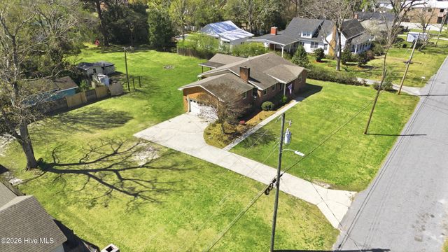 118 E Wyche Street, Whiteville, NC 28472