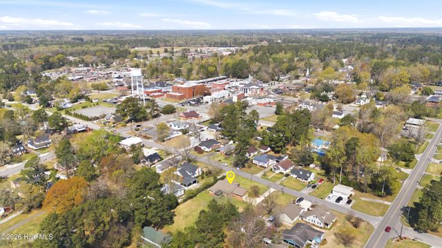 118 E Wyche Street, Whiteville, NC 28472