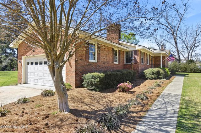 118 E Wyche Street, Whiteville, NC 28472