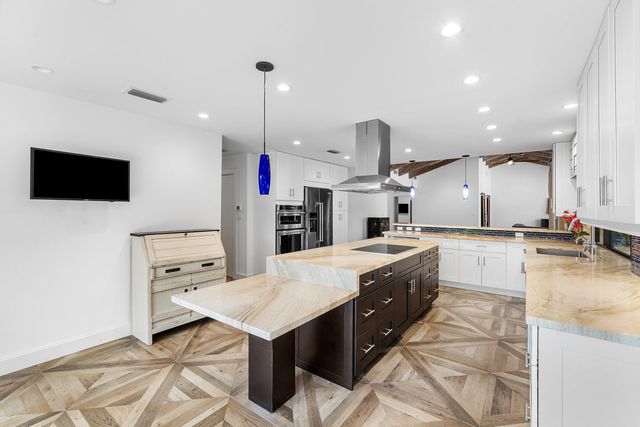 4668 Wildewood Drive, Delray Beach, FL 33445