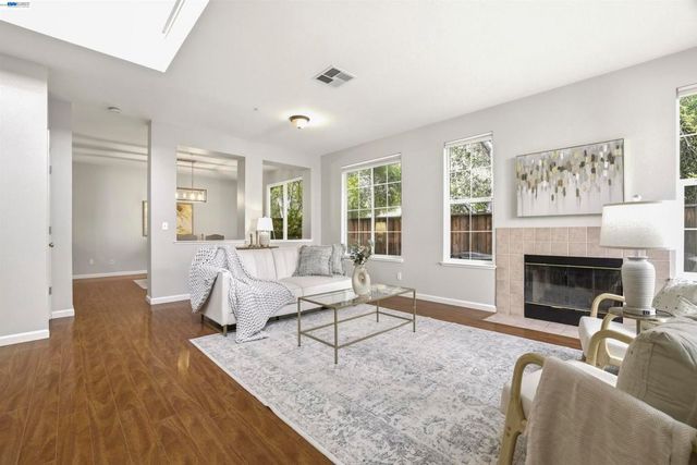 7445 Brigadoon Way, Dublin, CA 94568