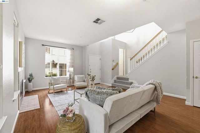 7445 Brigadoon Way, Dublin, CA 94568