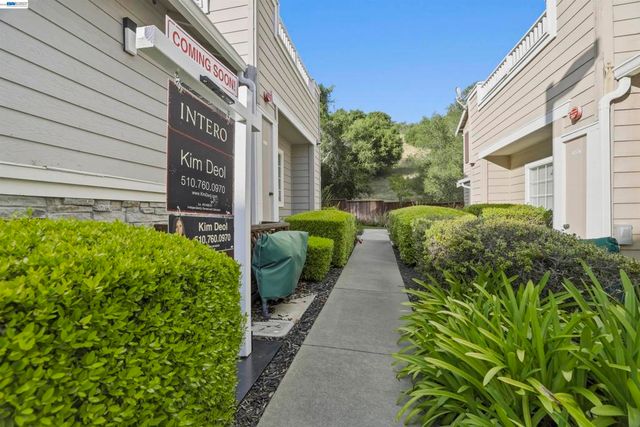 7445 Brigadoon Way, Dublin, CA 94568