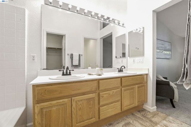 7445 Brigadoon Way, Dublin, CA 94568