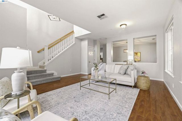 7445 Brigadoon Way, Dublin, CA 94568