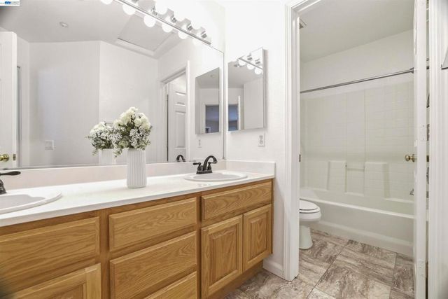 7445 Brigadoon Way, Dublin, CA 94568