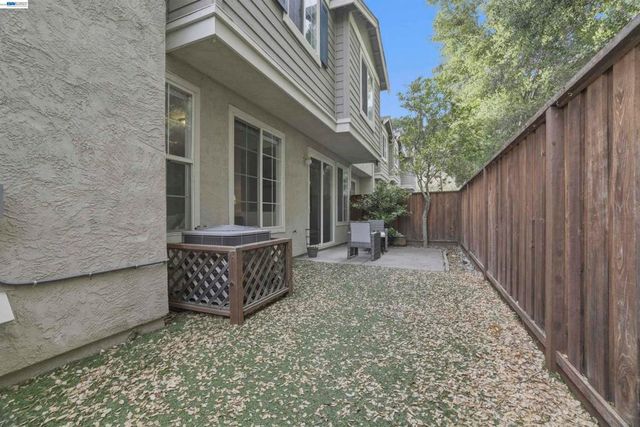 7445 Brigadoon Way, Dublin, CA 94568