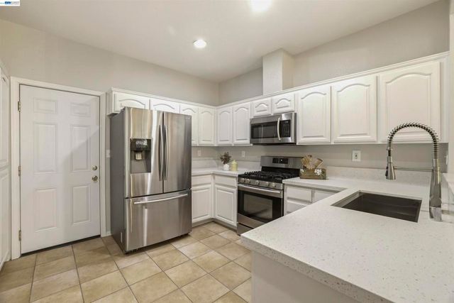 7445 Brigadoon Way, Dublin, CA 94568