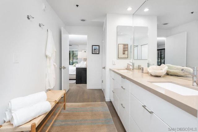 2130 Vallecitos 342, La Jolla, CA 92037