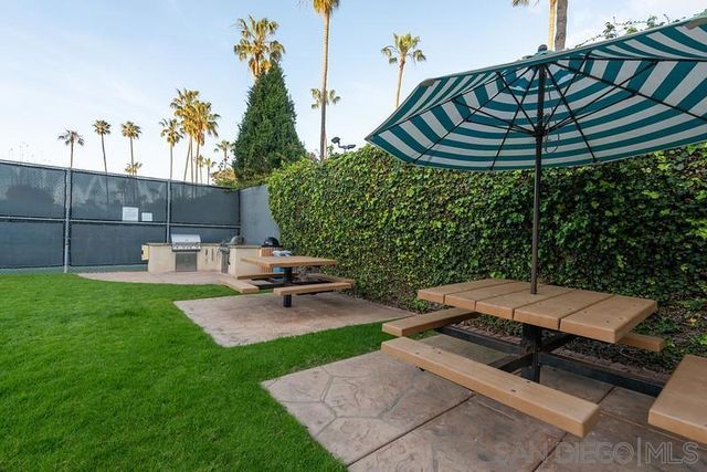 2130 Vallecitos 342, La Jolla, CA 92037