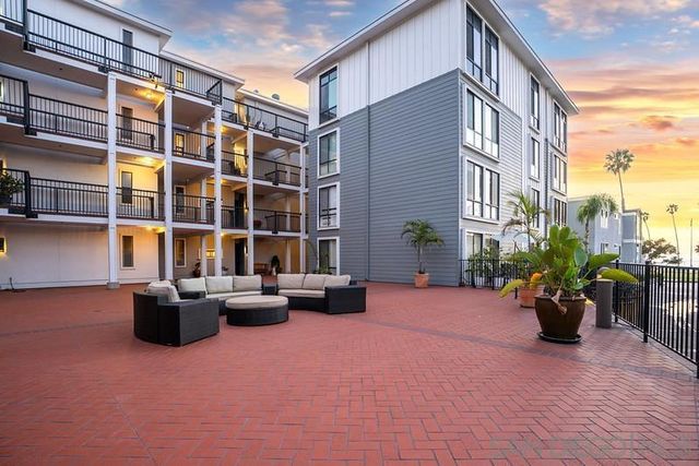 2130 Vallecitos 342, La Jolla, CA 92037