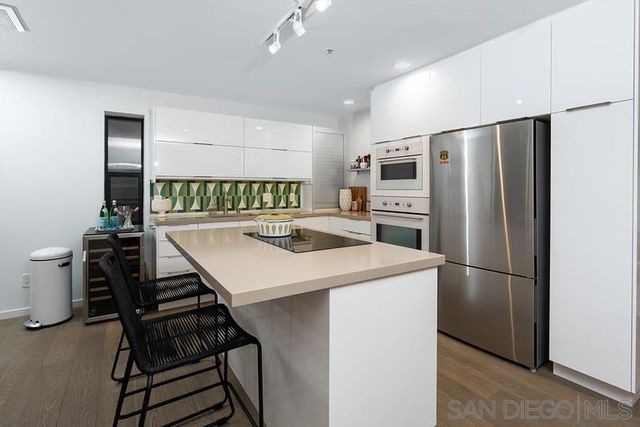 2130 Vallecitos 342, La Jolla, CA 92037