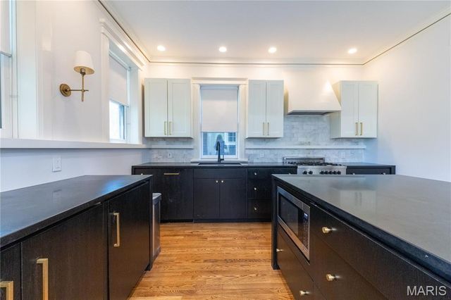 7118 Pershing Avenue, St Louis, MO 63130
