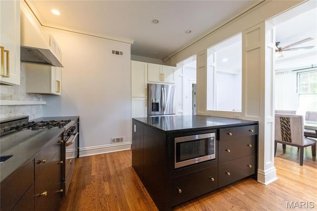 7118 Pershing Avenue, St Louis, MO 63130