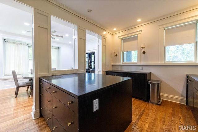 7118 Pershing Avenue, St Louis, MO 63130