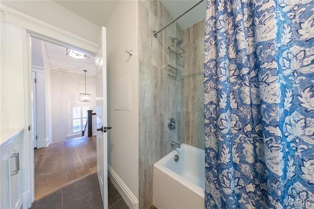 7118 Pershing Avenue, St Louis, MO 63130