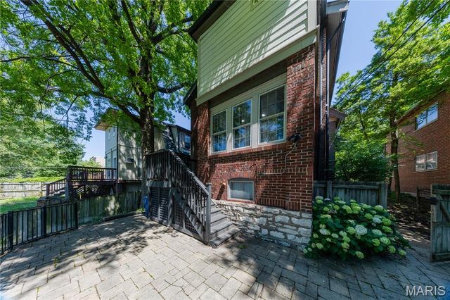 7118 Pershing Avenue, St Louis, MO 63130