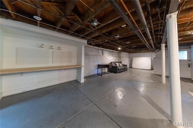 7118 Pershing Avenue, St Louis, MO 63130