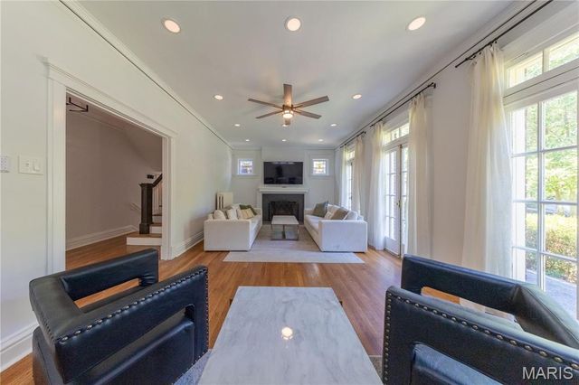 7118 Pershing Avenue, St Louis, MO 63130
