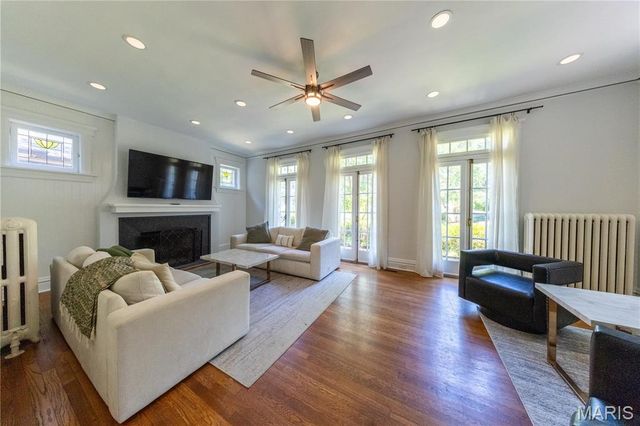 7118 Pershing Avenue, St Louis, MO 63130