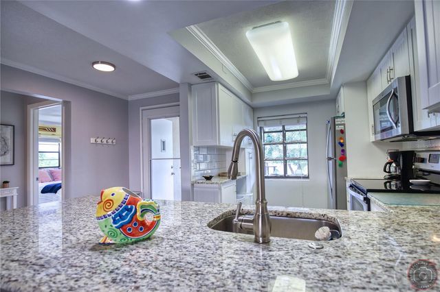 400 MISSION TRAIL E B, Venice, FL 34285