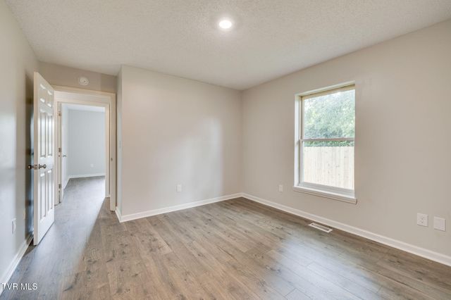 1009 East Myrtle Avenue, Johnson City, TN 37601