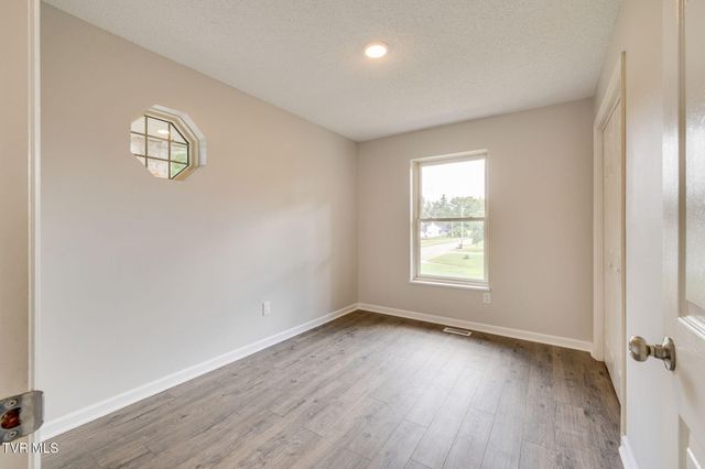 1009 East Myrtle Avenue, Johnson City, TN 37601