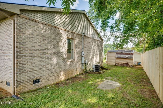 1009 East Myrtle Avenue, Johnson City, TN 37601