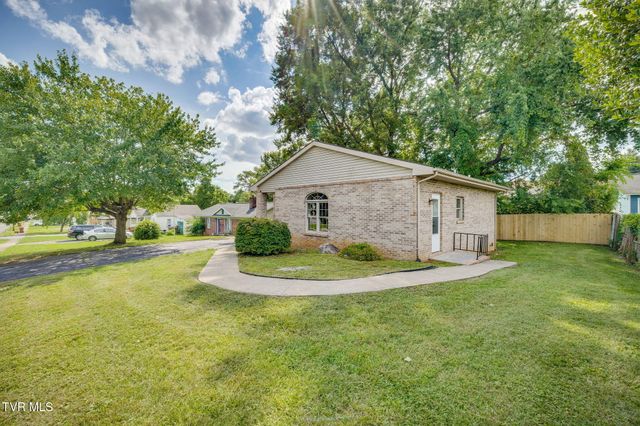 1009 East Myrtle Avenue, Johnson City, TN 37601