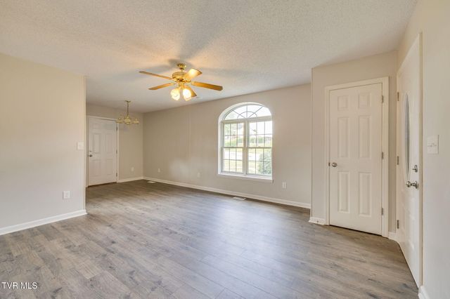 1009 East Myrtle Avenue, Johnson City, TN 37601