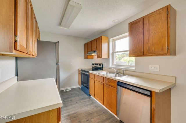 1009 East Myrtle Avenue, Johnson City, TN 37601