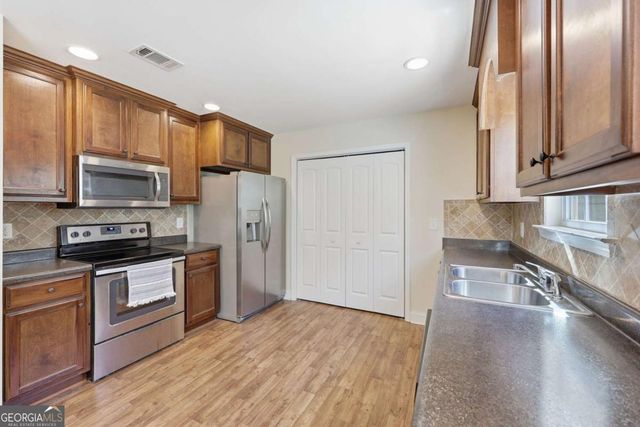 8835 Grassy Knoll Lane, Clermont, GA 30527