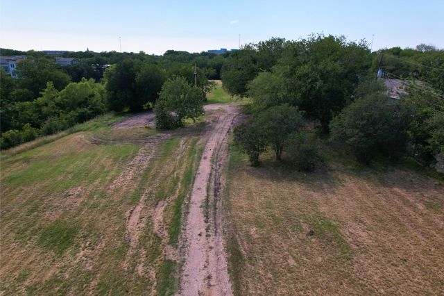 2610 & 2606 Metcalfe RD, Austin, TX 78741