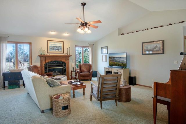 2840 Newport Avenue, Oshkosh, WI 54904