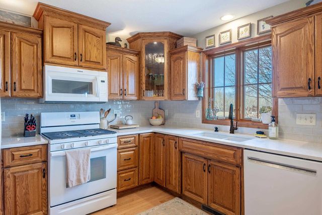 2840 Newport Avenue, Oshkosh, WI 54904