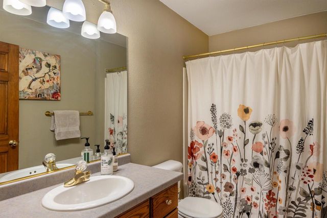 2840 Newport Avenue, Oshkosh, WI 54904