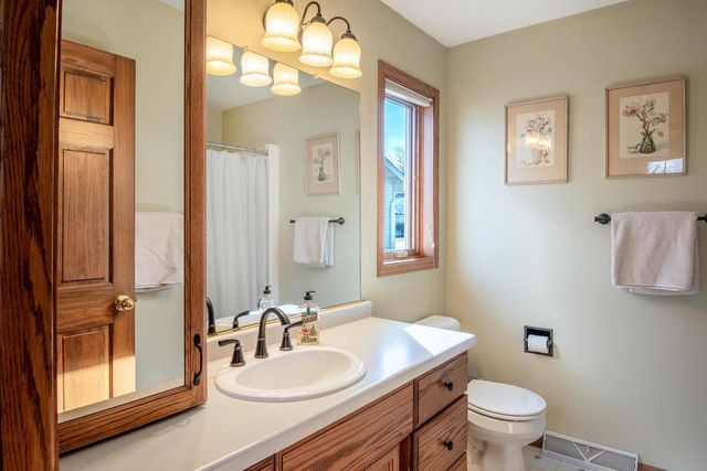 2840 Newport Avenue, Oshkosh, WI 54904