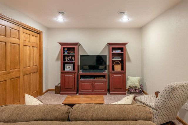 2840 Newport Avenue, Oshkosh, WI 54904