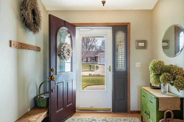 2840 Newport Avenue, Oshkosh, WI 54904