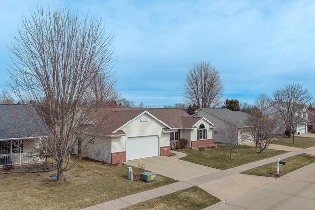 2840 Newport Avenue, Oshkosh, WI 54904