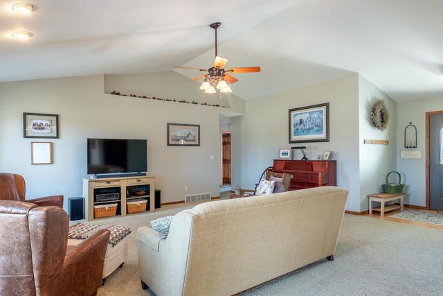 2840 Newport Avenue, Oshkosh, WI 54904