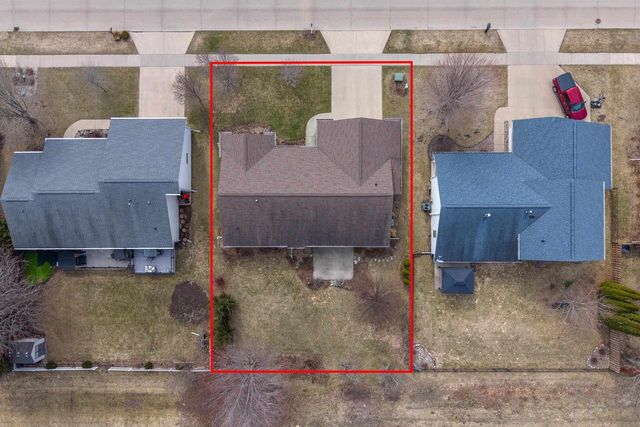 2840 Newport Avenue, Oshkosh, WI 54904