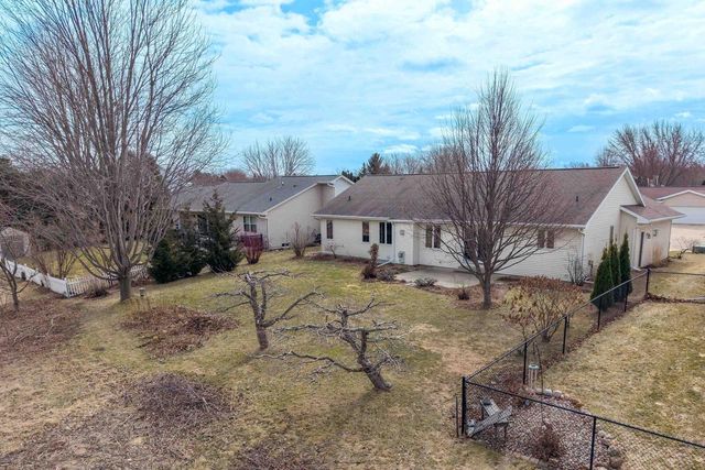 2840 Newport Avenue, Oshkosh, WI 54904