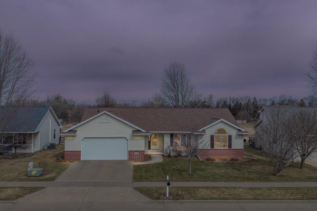 2840 Newport Avenue, Oshkosh, WI 54904