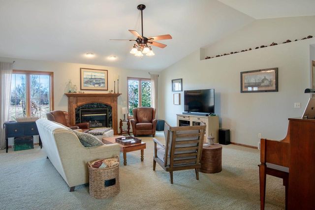 2840 Newport Avenue, Oshkosh, WI 54904