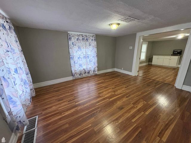 325 N Broadway Street, Lake Orion, MI 48362