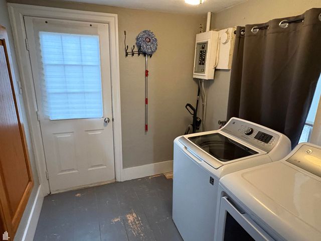 325 N Broadway Street, Lake Orion, MI 48362